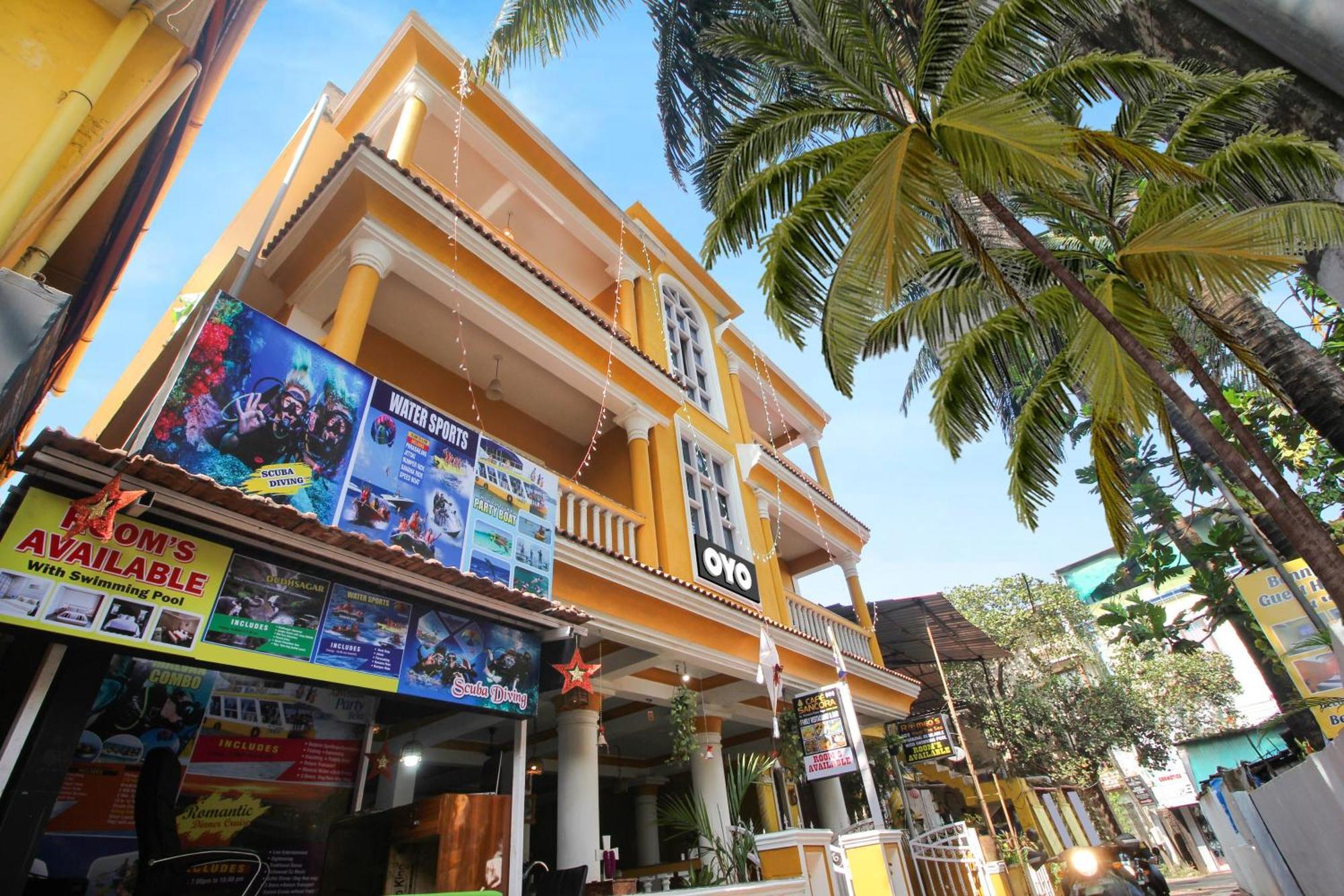 Collection O Romeos Place Baga Beach Hotel Calangute Bagian luar foto