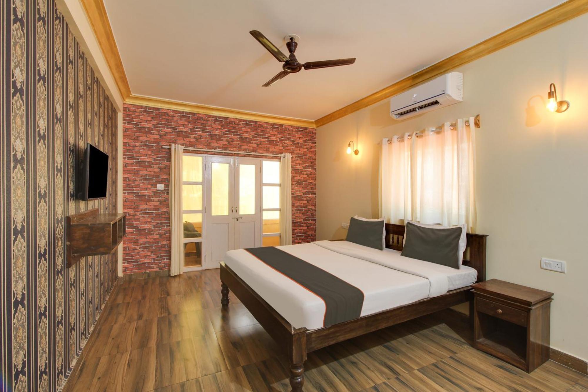 Collection O Romeos Place Baga Beach Hotel Calangute Bagian luar foto