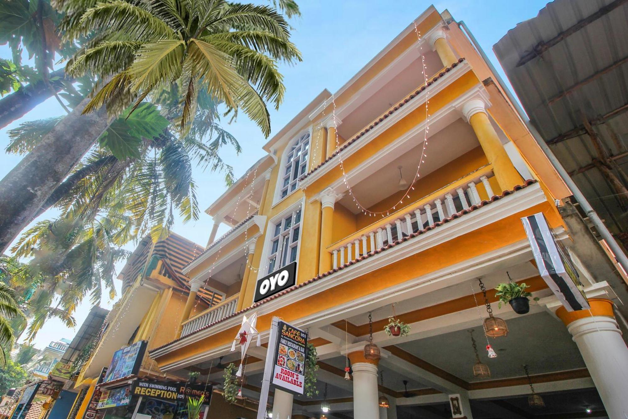 Collection O Romeos Place Baga Beach Hotel Calangute Bagian luar foto
