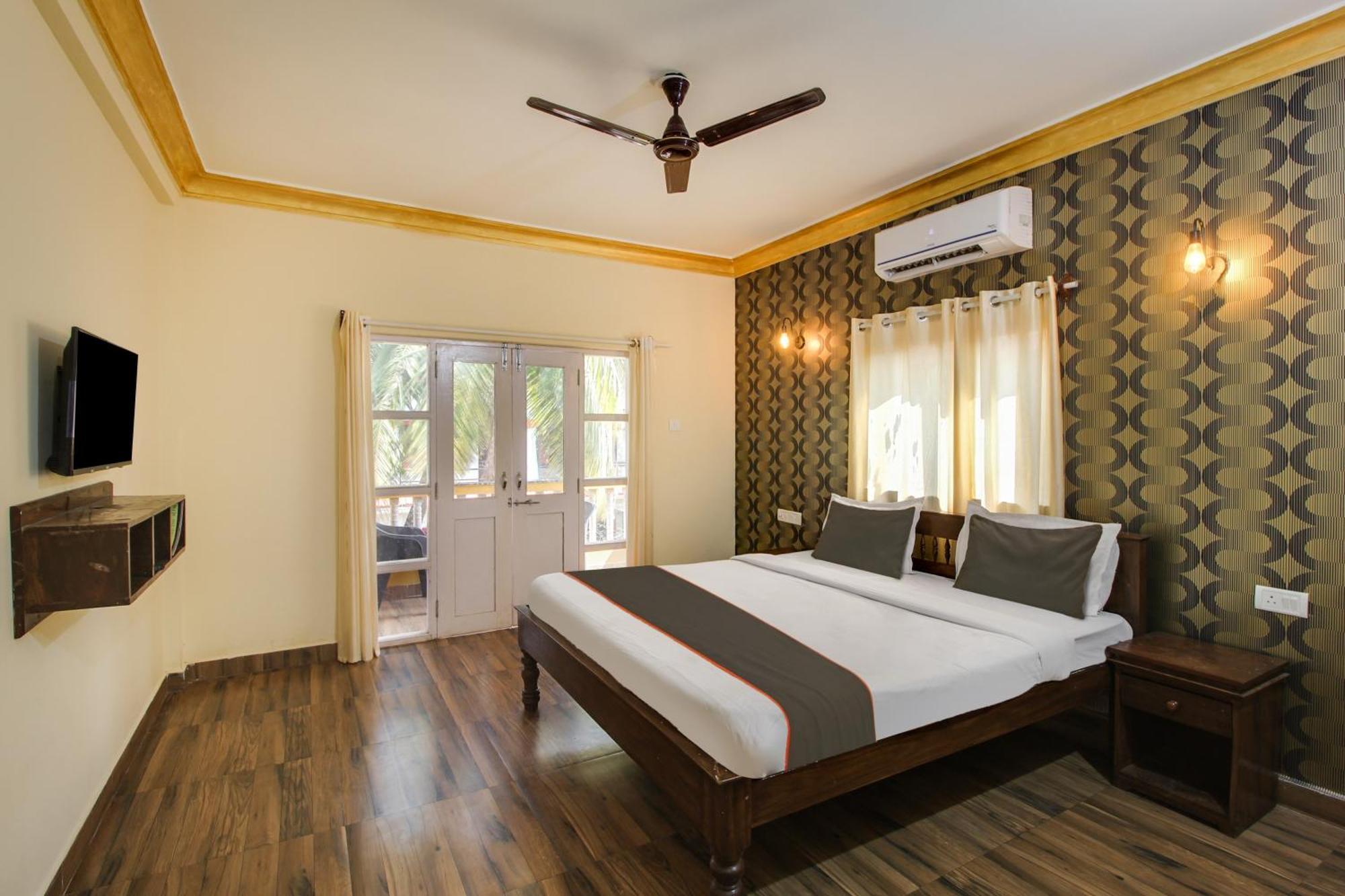 Collection O Romeos Place Baga Beach Hotel Calangute Bagian luar foto